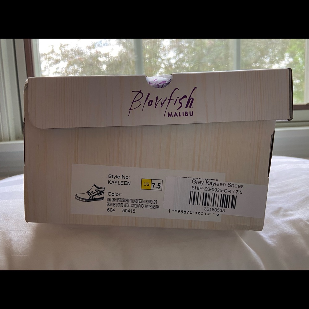 New in box, booties by Blow fish - Picture 5 of 5